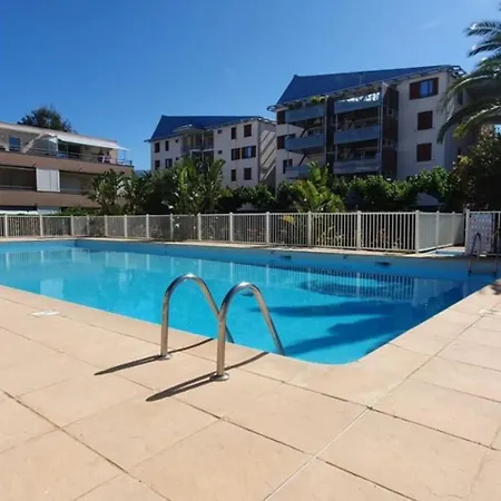 T2 In Lavandou - With Swimming Pool