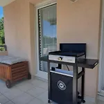 T2 In Lavandou - With Swimming Pool Apartman