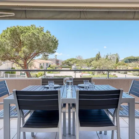 T2 In Lavandou - With Swimming Pool Apartman *