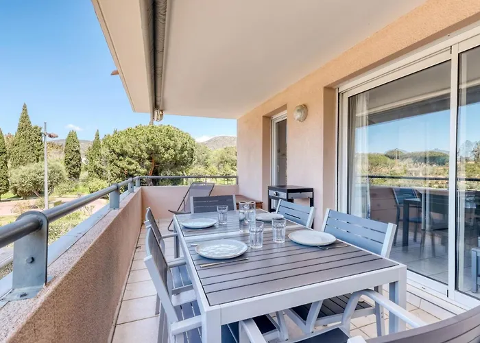 T2 In Lavandou - With Swimming Pool